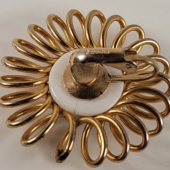 Vintage Emmons Gold Tone White Cabochon Clip-On Earrings Floral Design - Picture 6 of 16